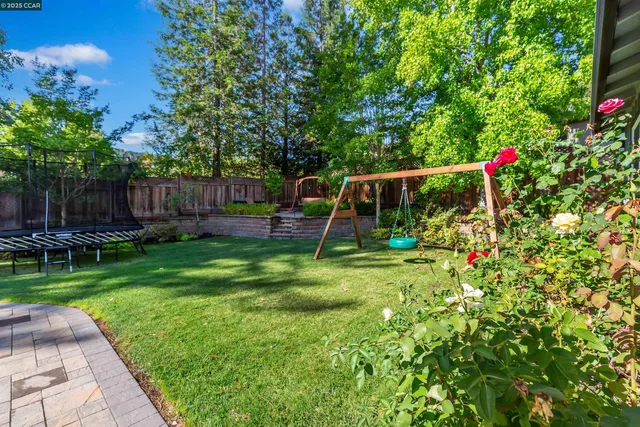 $2,395,000 | 5 Corte Sombrita, Orinda, CA 94563