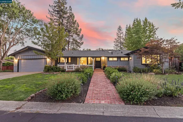 $2,395,000 | 5 Corte Sombrita, Orinda, CA 94563