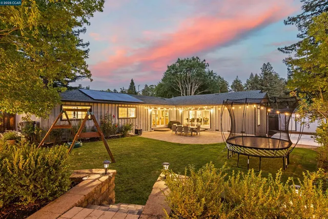 $2,395,000 | 5 Corte Sombrita, Orinda, CA 94563