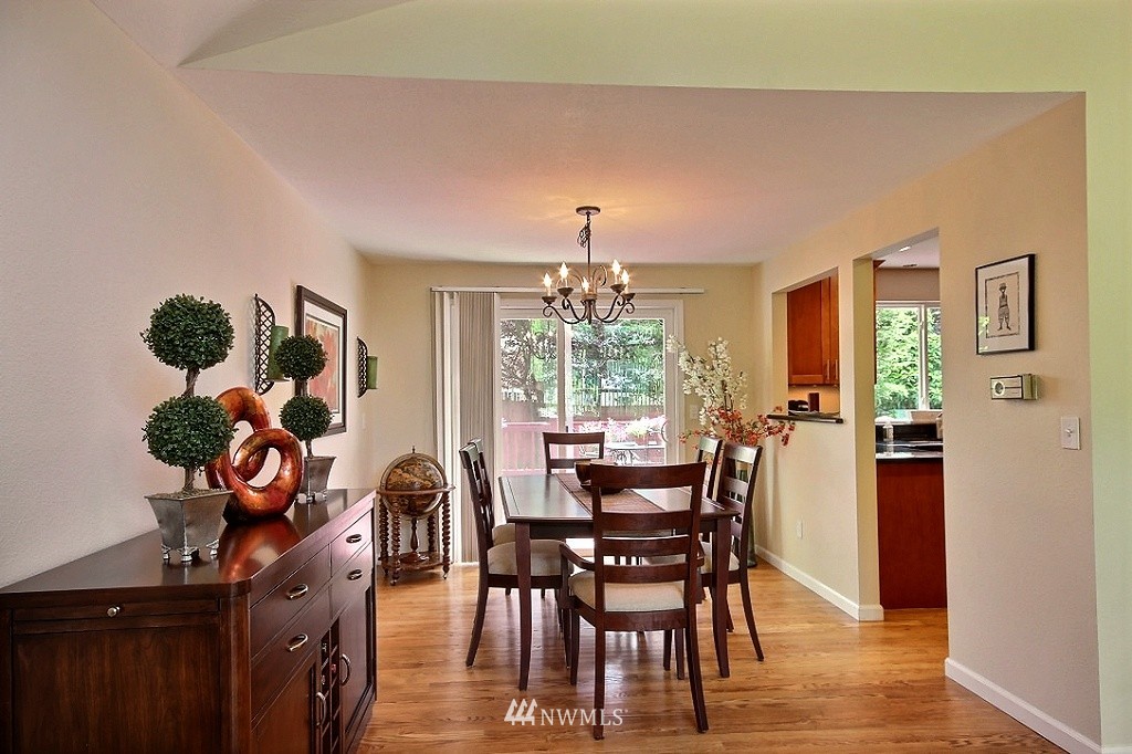 3307 Southeast 16th Place Renton, WA 98058 - Photo 6 of 24 Gallery Image 6