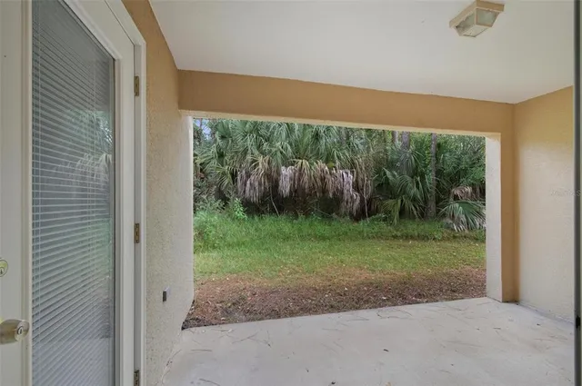 a view of entryway with a rug