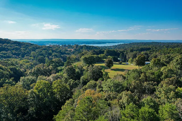 $399,000 | 10325 Wagon Wheel Terrace, Harrison, TN 37341