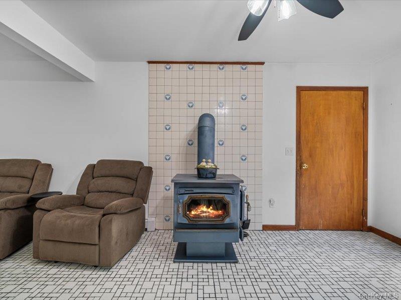 708 Kirbytown Road Middletown, NY 10940 - Photo 11 of 36 Family Room