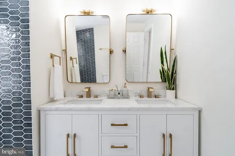 $1,099,000 | 1404 North Powhatan Street, Arlington, VA 22205