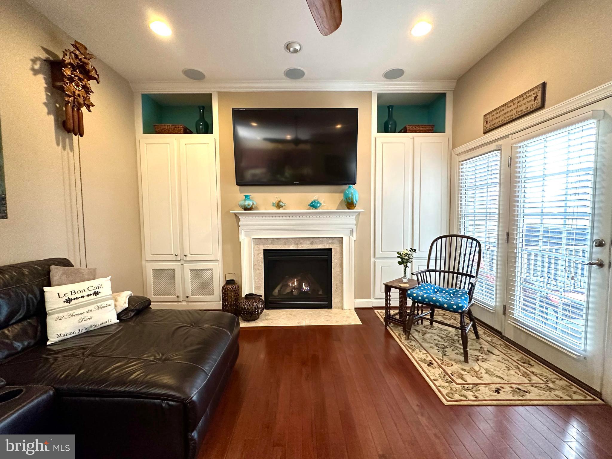 6319 Still Spring Place Alexandria, VA 22315 - Photo 14 of 94 Living Room - Main Level