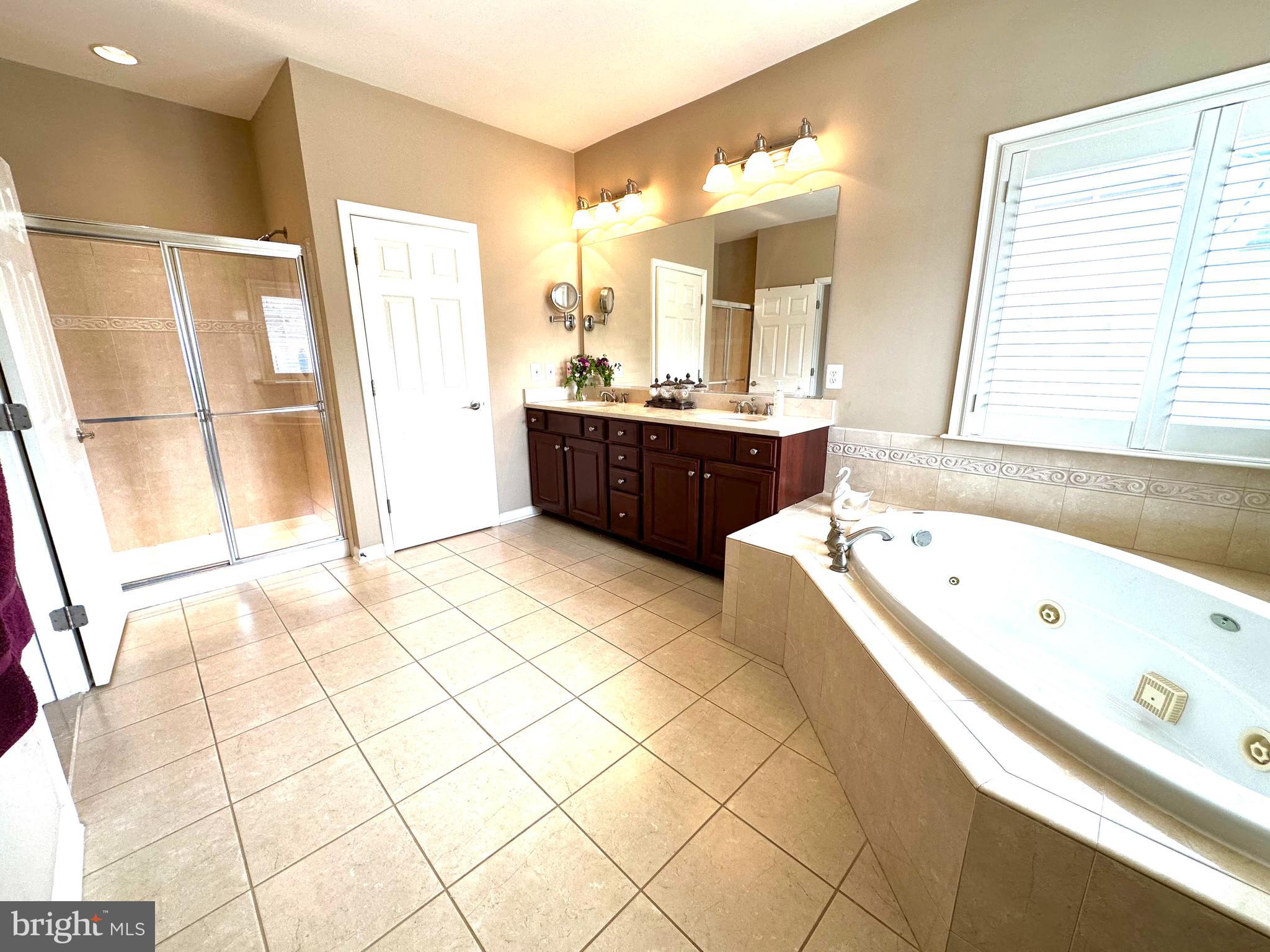 6319 Still Spring Place Alexandria, VA 22315 - Photo 52 of 94 Primary Bath - Upper Level