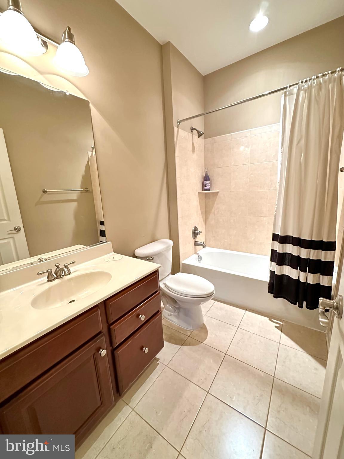 6319 Still Spring Place Alexandria, VA 22315 - Photo 61 of 94 Full Bath #2 - Upper Level