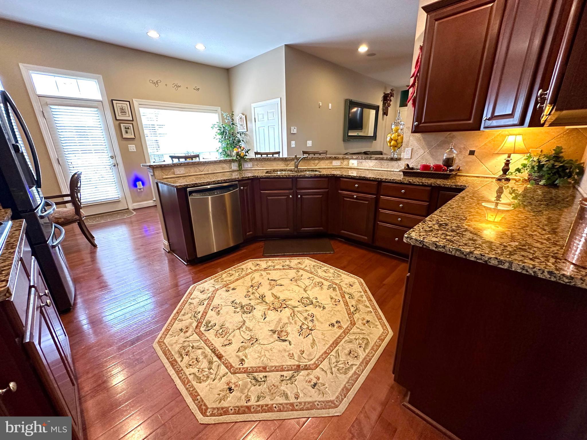 6319 Still Spring Place Alexandria, VA 22315 - Photo 7 of 94 Kitchen - Main Level
