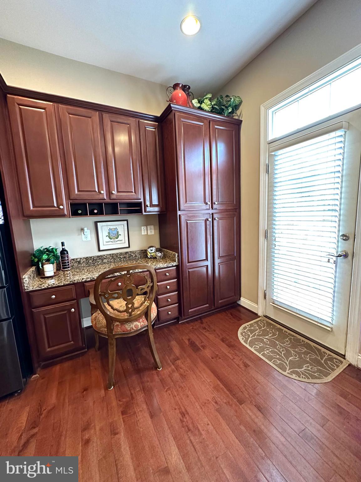6319 Still Spring Place Alexandria, VA 22315 - Photo 10 of 94 Kitchen - Main Level