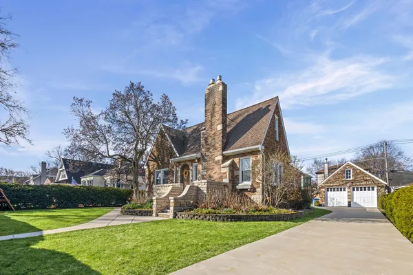 $799,000 | 664 Burton Avenue, Highland Park, IL 60035