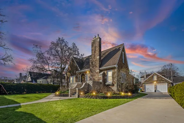 $799,000 | 664 Burton Avenue, Highland Park, IL 60035