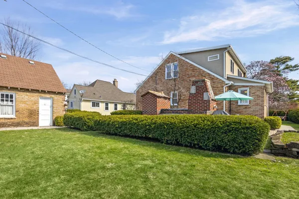 $799,000 | 664 Burton Avenue, Highland Park, IL 60035