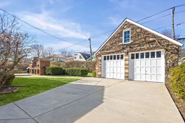 $799,000 | 664 Burton Avenue, Highland Park, IL 60035