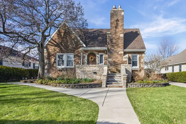 $799,000 | 664 Burton Avenue, Highland Park, IL 60035