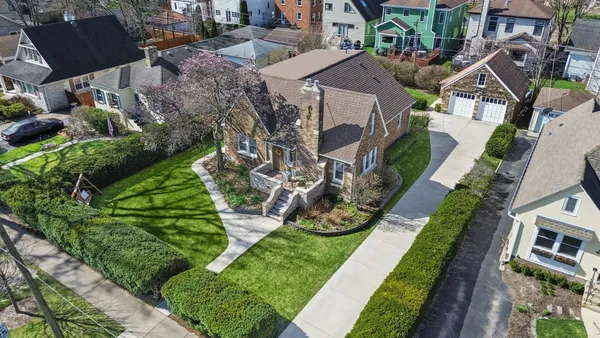 $799,000 | 664 Burton Avenue, Highland Park, IL 60035