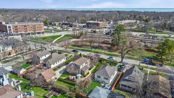 $799,000 | 664 Burton Avenue, Highland Park, IL 60035