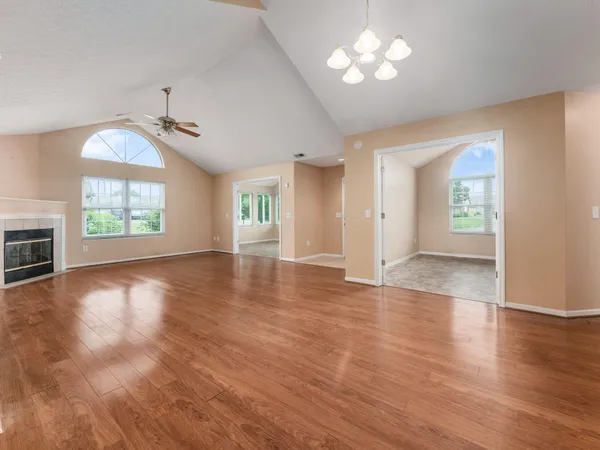 $315,000 | 2626 Landings Way, Unit 12, Grove City, OH 43123