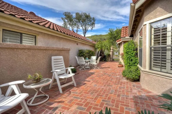$979,999 | 28766 Vista Valley Drive, Vista, CA 92084