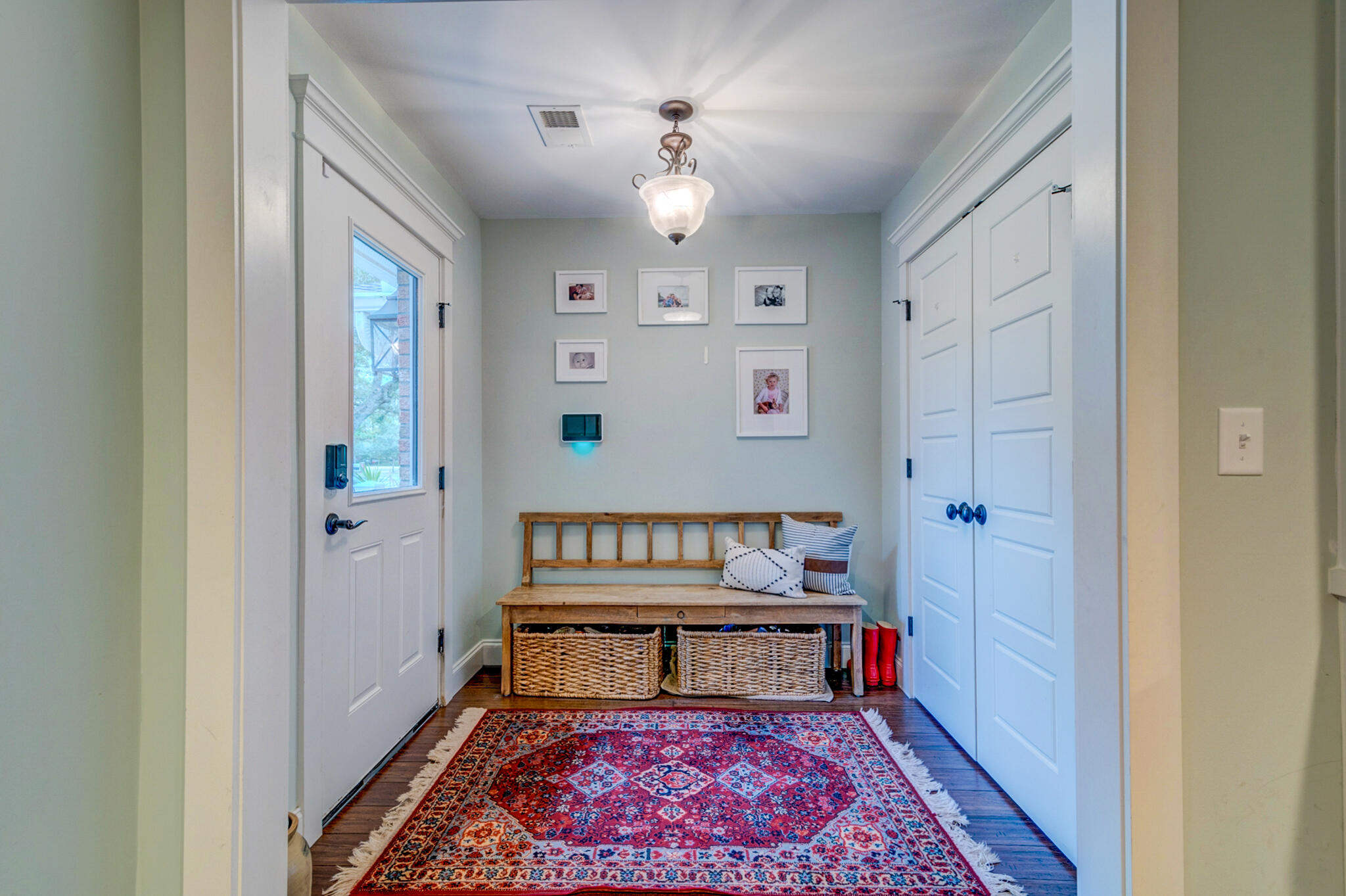 902 Mikell Drive Charleston, SC 29412 - Photo 11 of 25 902 Mikell - 10 - CHS Media Group