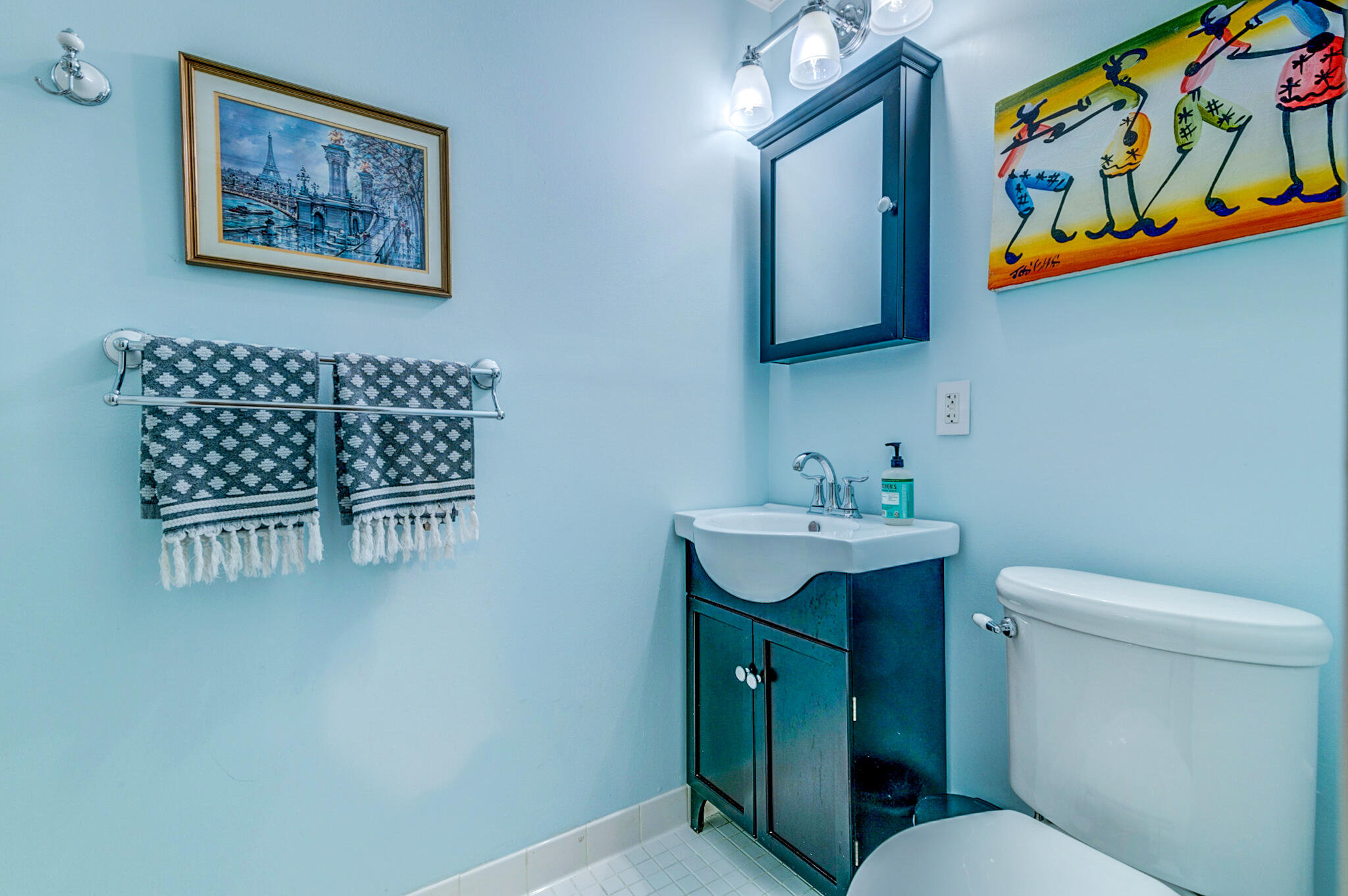 902 Mikell Drive Charleston, SC 29412 - Photo 18 of 25 902 Mikell - 5 - CHS Media Group