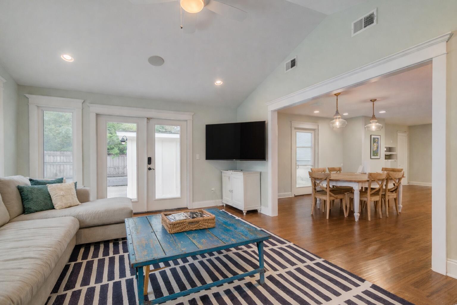 902 Mikell Drive Charleston, SC 29412 - Photo 8 of 25 9284FA13-9DFA-4AFC-A1E6-07E407DBB466