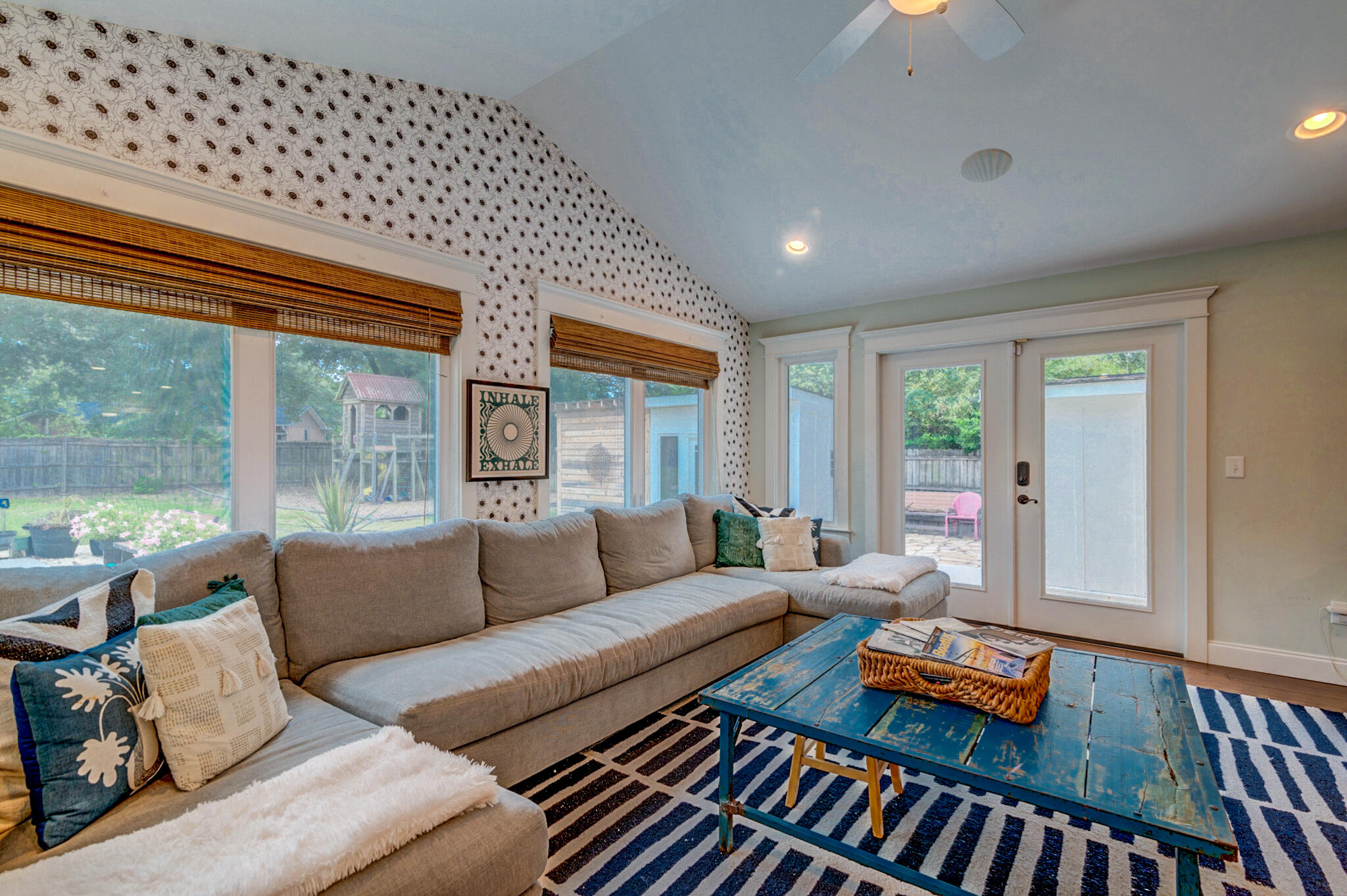 902 Mikell Drive Charleston, SC 29412 - Photo 10 of 25 902 Mikell - 30 - CHS Media Group