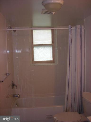846 Ridge Road Mount Airy, MD 21771 - Photo 3 of 11 Bath #2