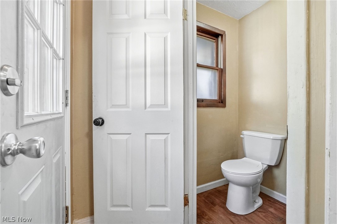 3657 Silsby Road University Heights, OH 44118 - Photo 14 of 49 1st floor half bath just inside the back door