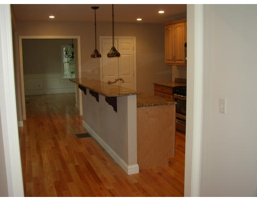 12 Perkins Road Middleton, MA 01949 - Photo 4 of 21 Gallery Image 4