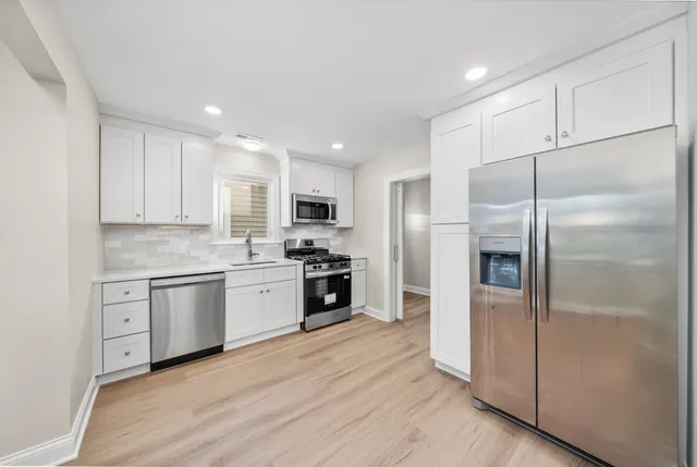 $285,000 | 4122 Wenonah Avenue, Berwyn, IL 60402