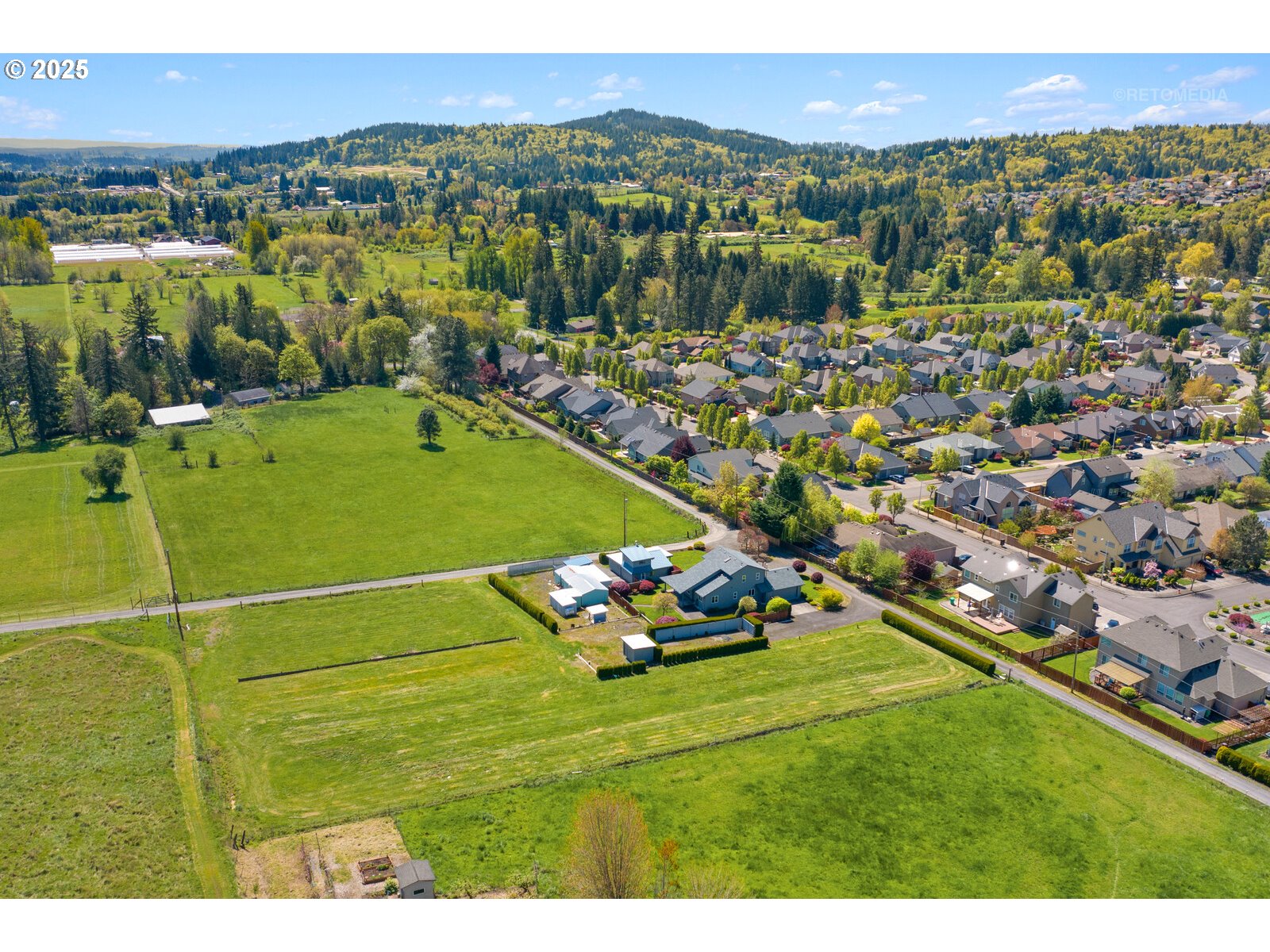 17233 Southeast McKinley Road Gresham, OR 97080 - Photo 4 of 48