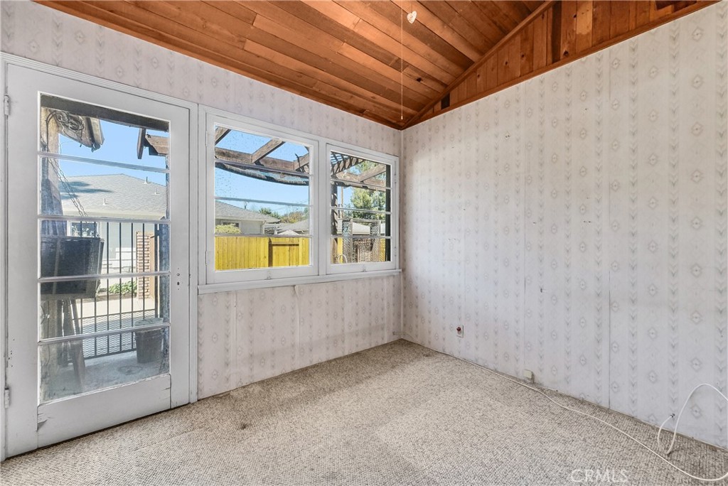 4685 Rosewood Place Riverside, CA 92506 - Photo 6 of 18