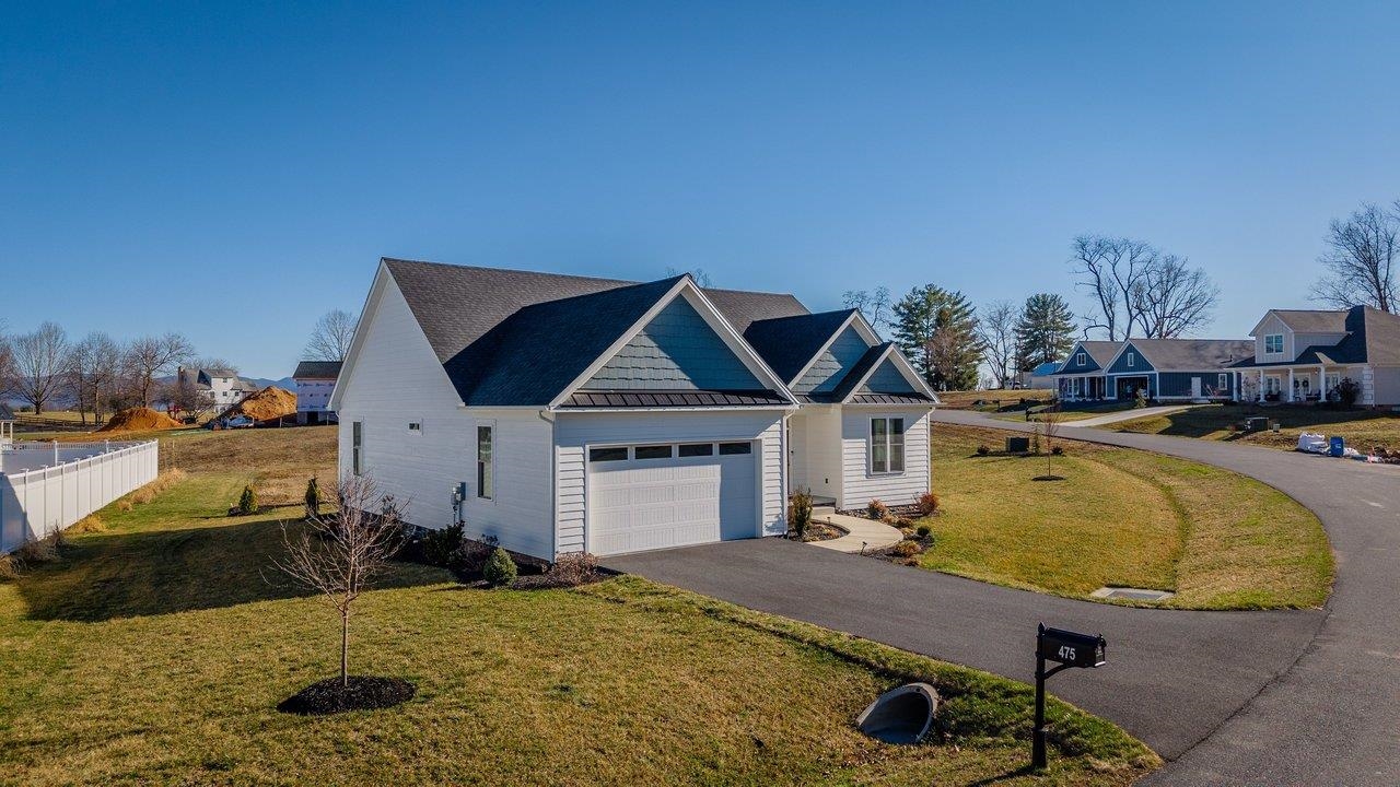 475 Beauford Road Harrisonburg, VA 22801 - Photo 52 of 75 a swimming pool with some potted plants