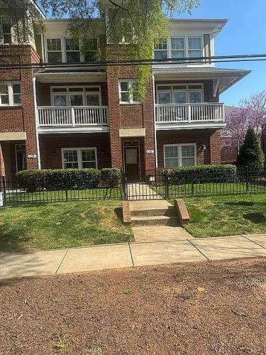 131 Grandin Road Charlotte, NC 28208 - Photo 2 of 23