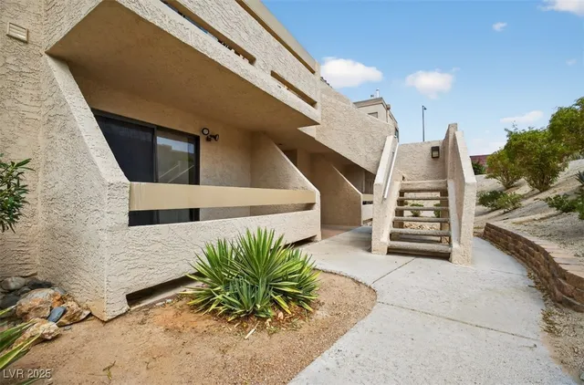 $133,000 | 3720 Desert Marina Drive, Unit 29, Laughlin, NV 89029