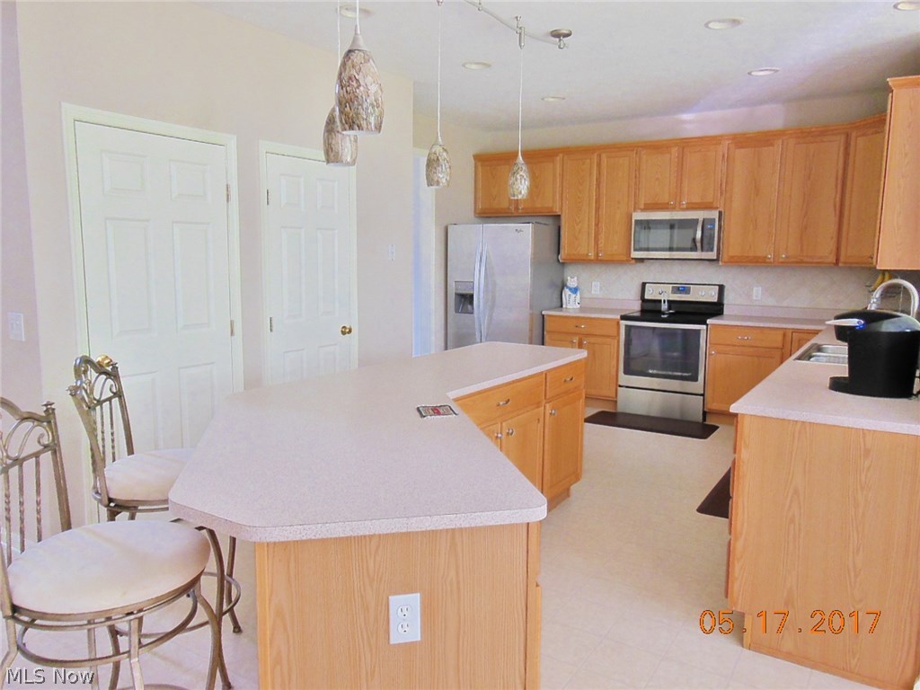 107 Sandstone Ridge Way Berea, OH 44017 - Photo 5 of 19 Gallery Image 5