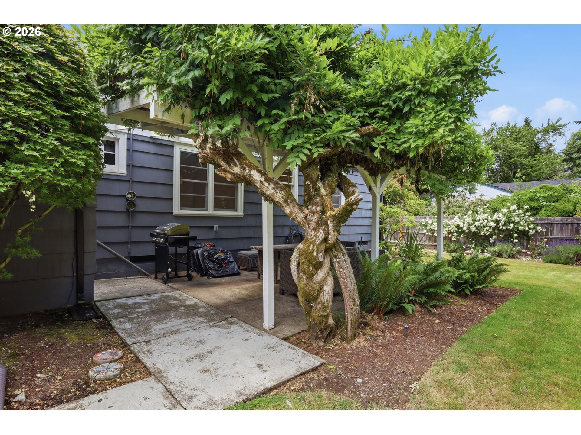 2290 Sandy Drive Eugene, OR 97401 - Photo 40 of 45