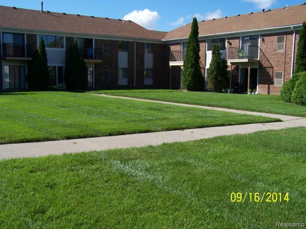 43270 Mound Road, Unit 18 Sterling Heights, MI 48314 - Photo 2 of 14 100_6080.jpg