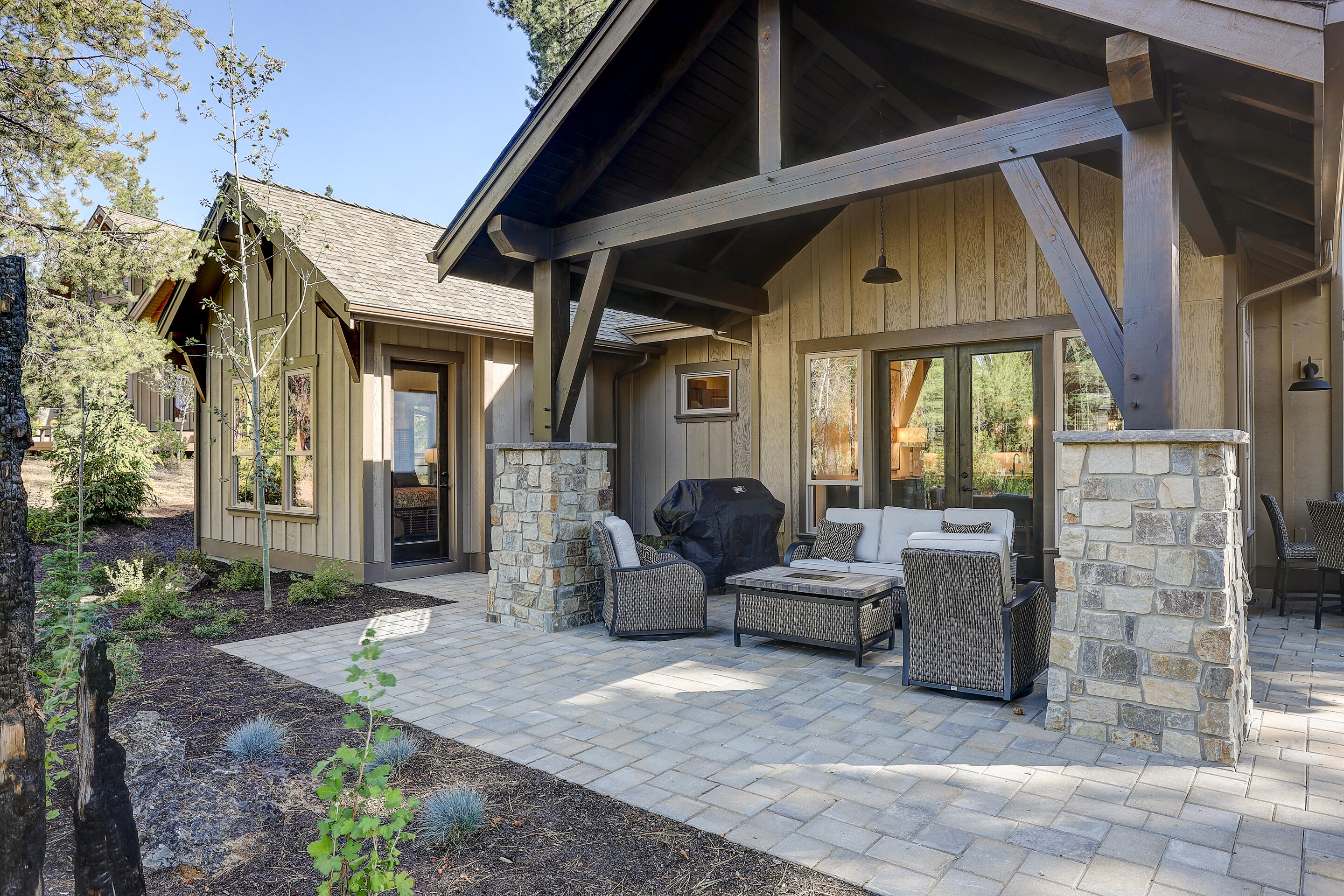 56248 Sable Rock Loop Bend, OR 97707 - Photo 27 of 87 Perfect Patio