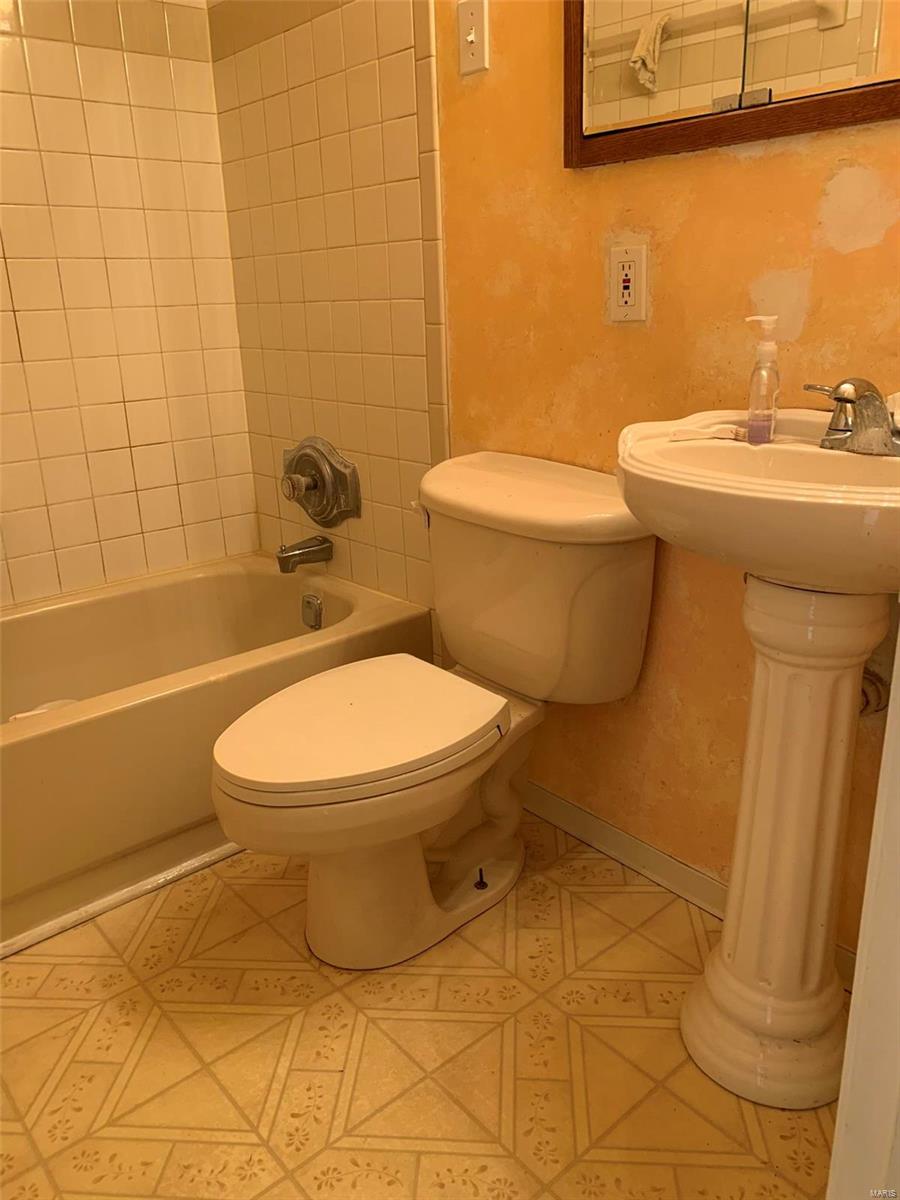 7045 Rhodes Avenue St. Louis, MO 63123 - Photo 14 of 18 Gallery Image 14