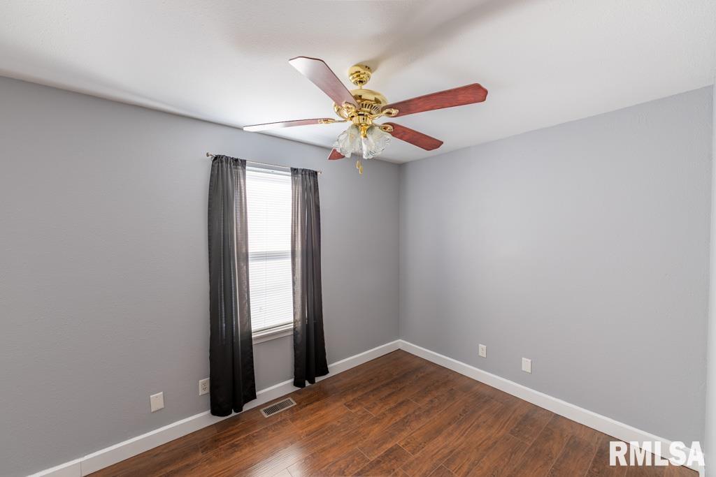 2300 North Sheridan Road Peoria, IL 61604 - Photo 14 of 35