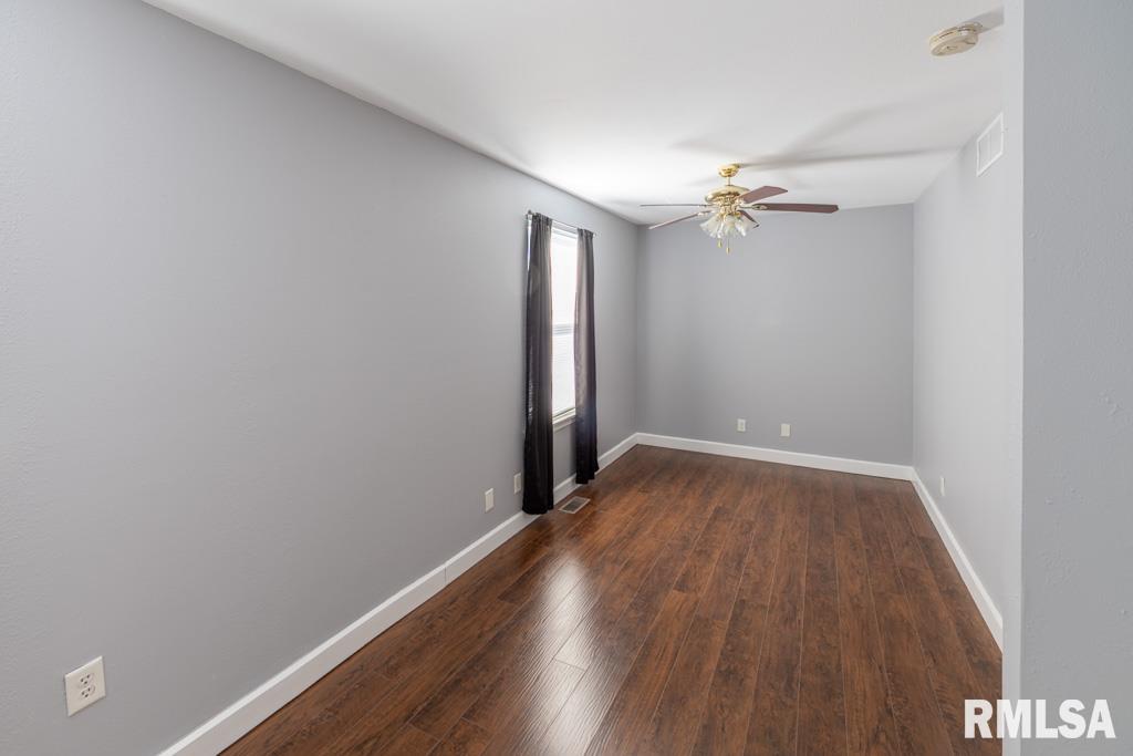 2300 North Sheridan Road Peoria, IL 61604 - Photo 16 of 35