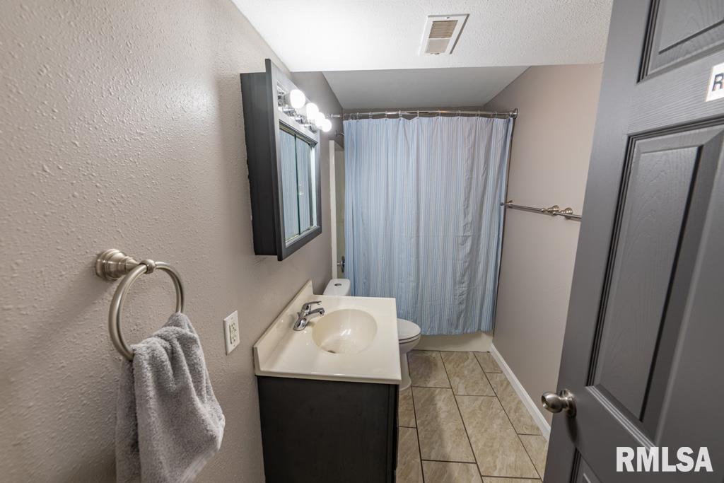 2300 North Sheridan Road Peoria, IL 61604 - Photo 21 of 35