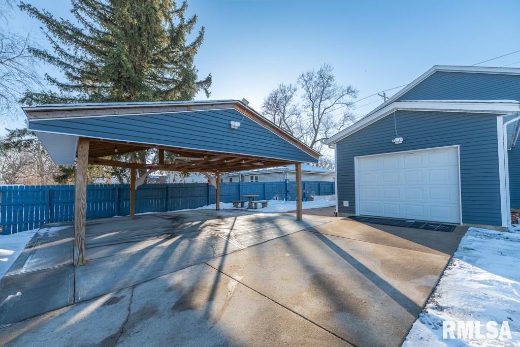 2300 North Sheridan Road Peoria, IL 61604 - Photo 28 of 35