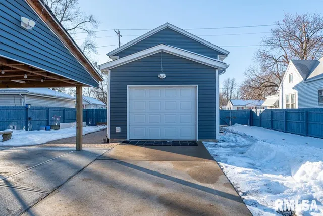 $159,000 | 2300 North Sheridan Road, Peoria, IL 61604