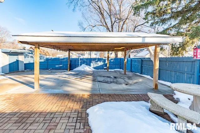 $159,000 | 2300 North Sheridan Road, Peoria, IL 61604