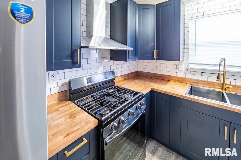 2300 North Sheridan Road Peoria, IL 61604 - Photo 5 of 35