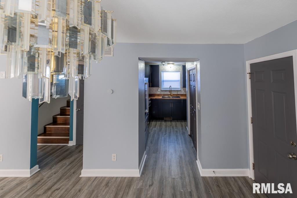 2300 North Sheridan Road Peoria, IL 61604 - Photo 7 of 35