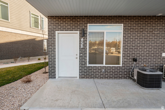 458 Depot Street Clearfield, UT 84015 - Photo 2 of 22