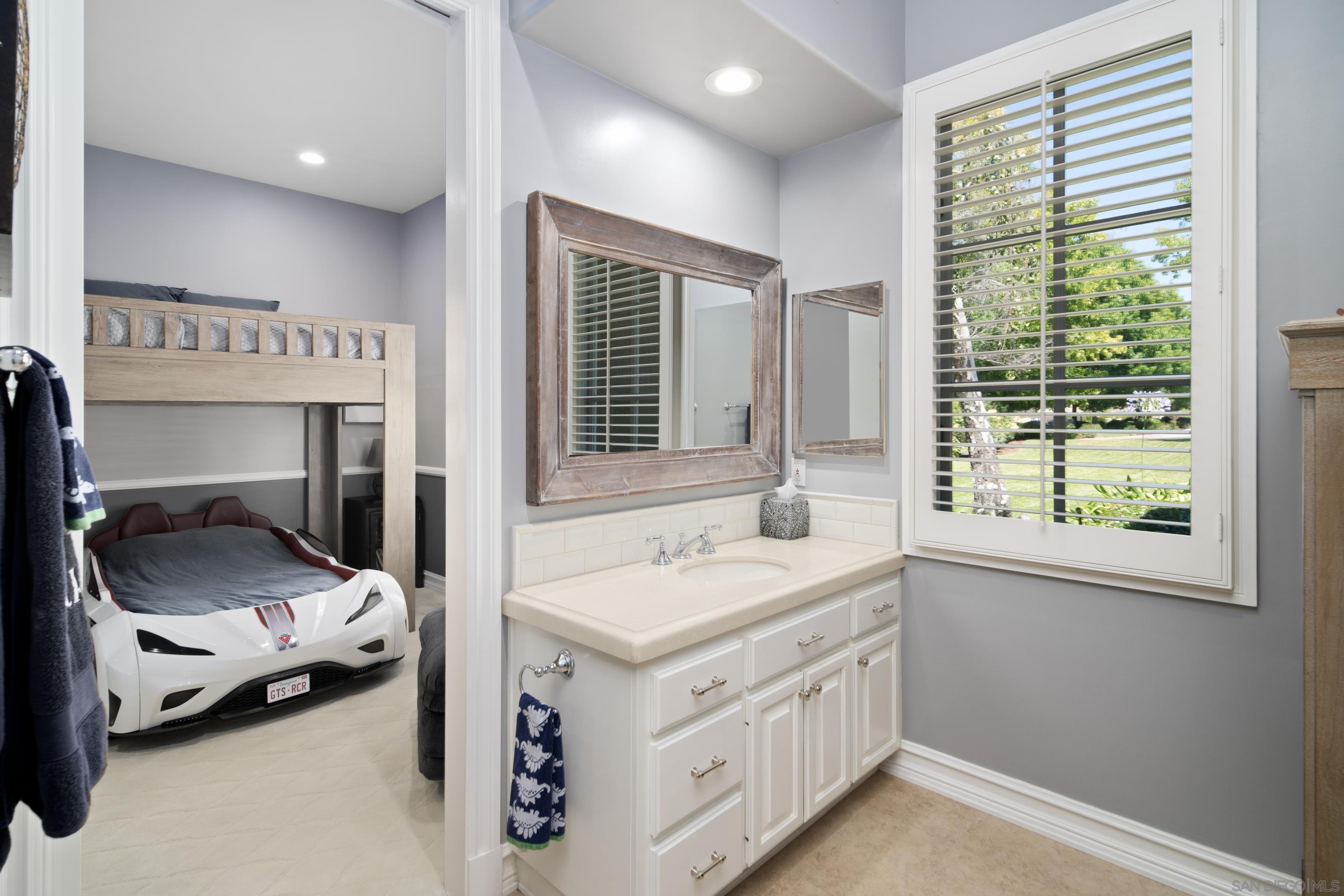 17538 Circa Oriente Rancho Santa Fe, CA 92067 - Photo 29 of 45